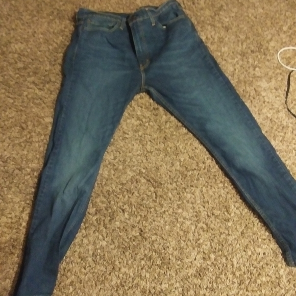 Levis - Picture 2 of 2